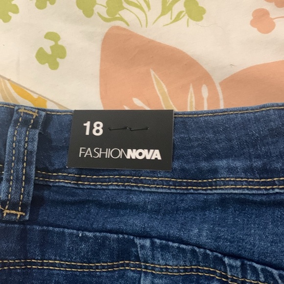 Denim shorts - Picture 5 of 5